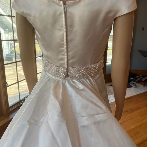 *Demetrios Ivory Cream Satin Detachable Train Wedding Dress Bridal Gown Size 6 - Picture 10 of 15